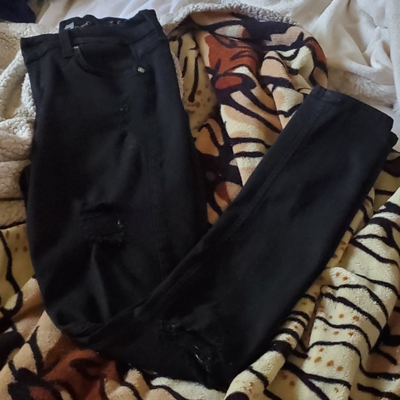 7 for All Mankind B Air Ankle Skinny Jeans - Picture 3 of 11